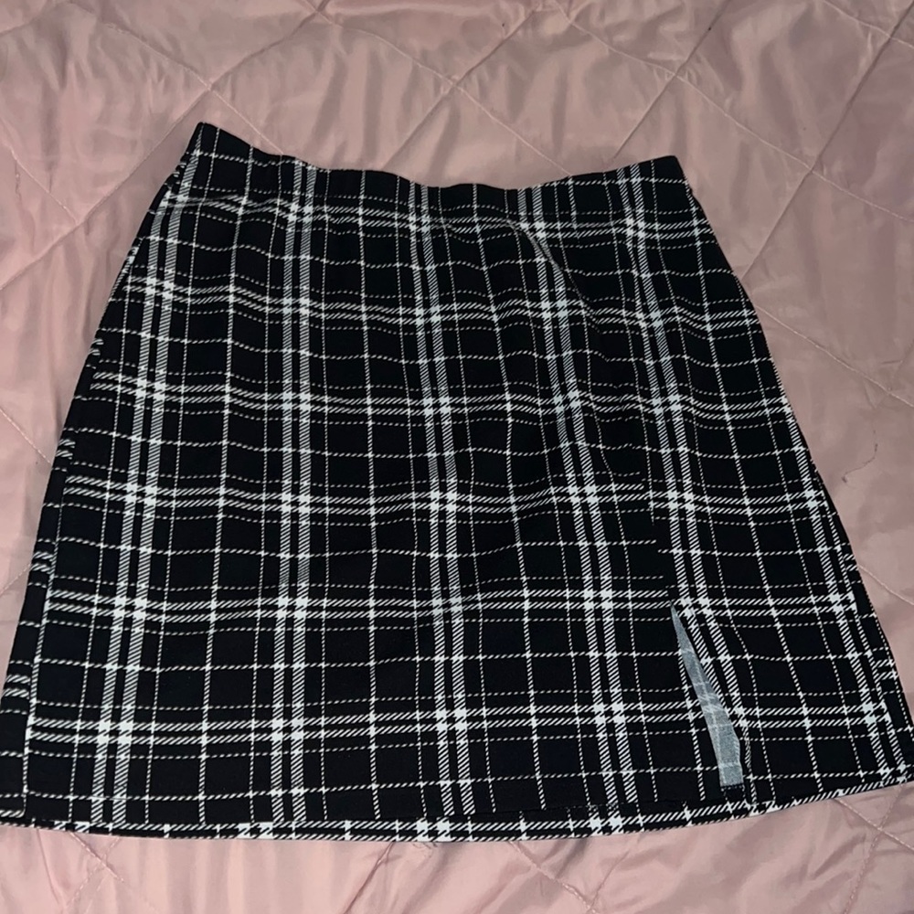 Black and white plaid skirt